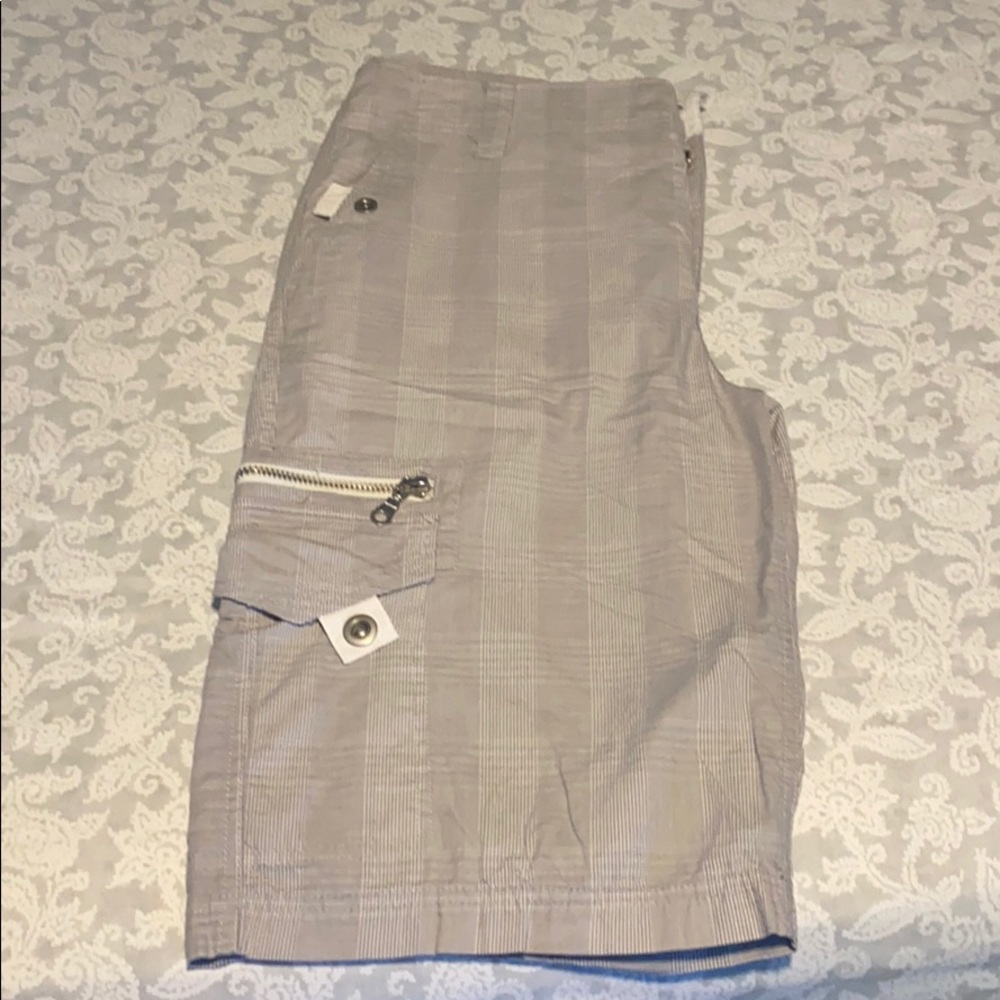 Guess - Men’s Cargo Shorts - 33 waist